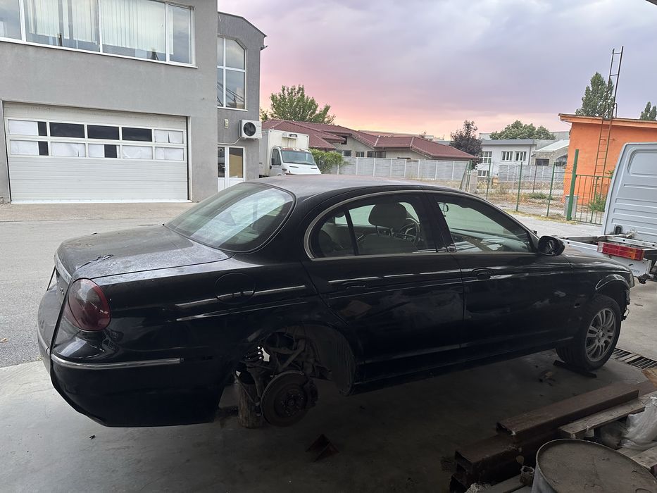 Jaguar S-type на части (без двигател)