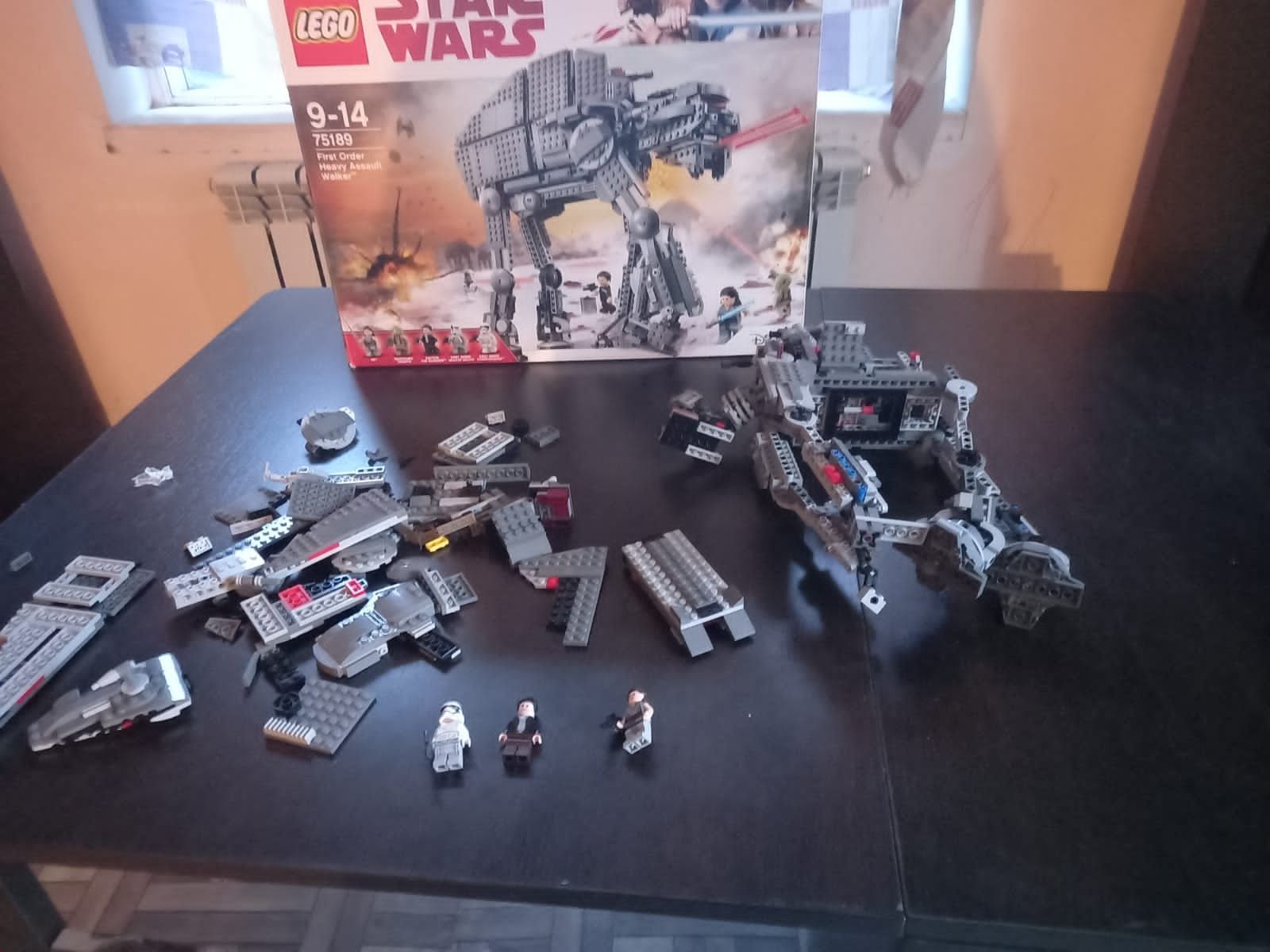 LEGO: Штурмовой шагоход Первого Ордена Star Wars 75189