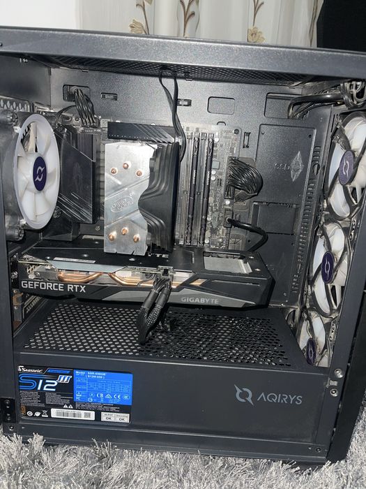 Vand Monitor + PC Gaming