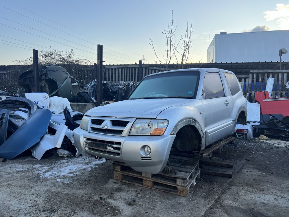 Мицубиши Паджеро 3 pajero 3.5i на части