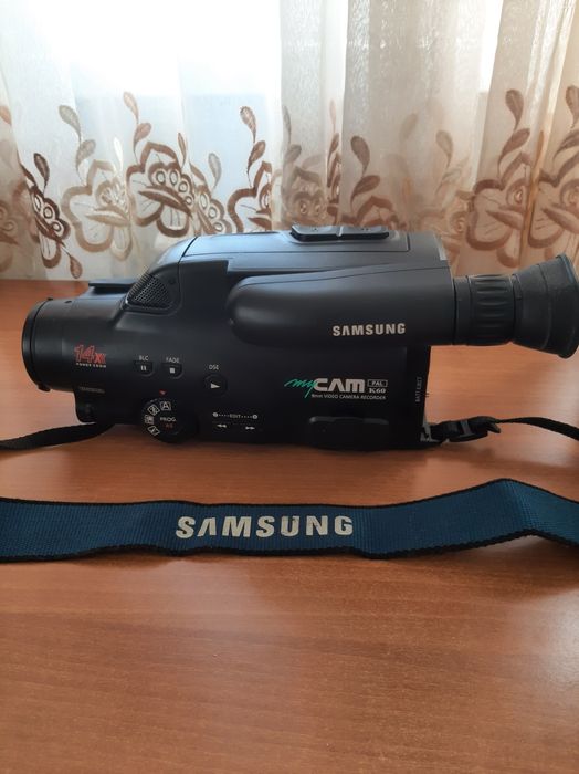 Продам видеокамеру Samsung