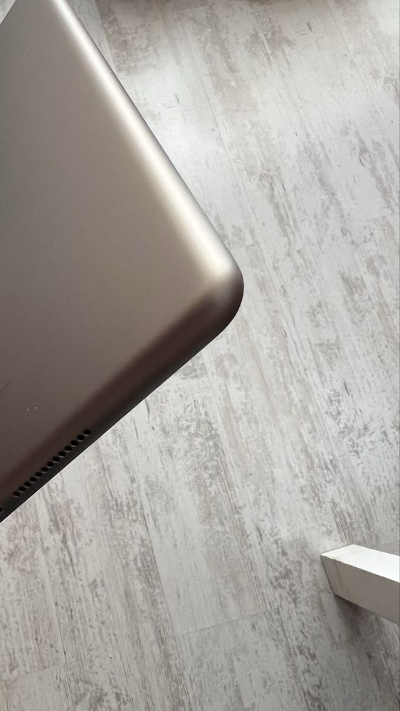 Apple Ipad 6th generation
