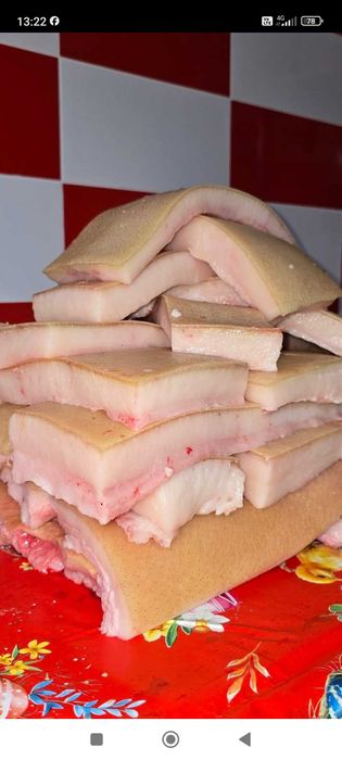 Домашна сланина и суджук.