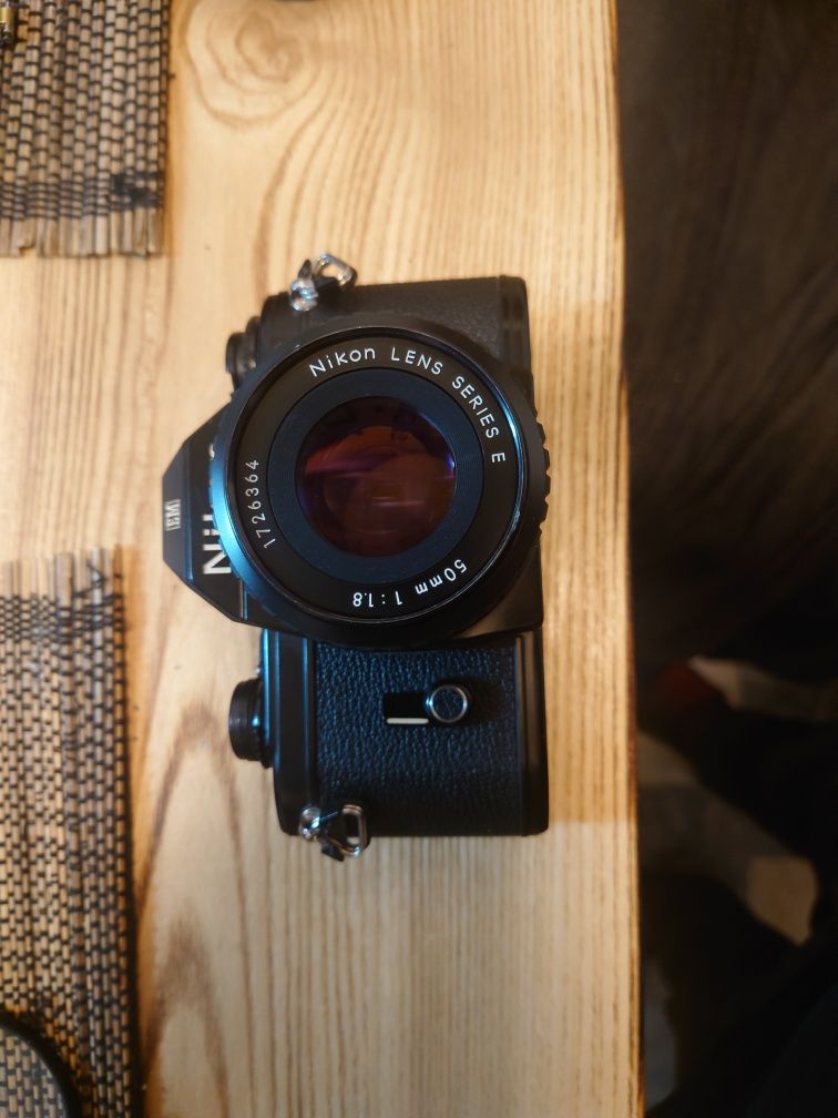 Nikon EM cu obiectiv nikon series e 50mm f1,8