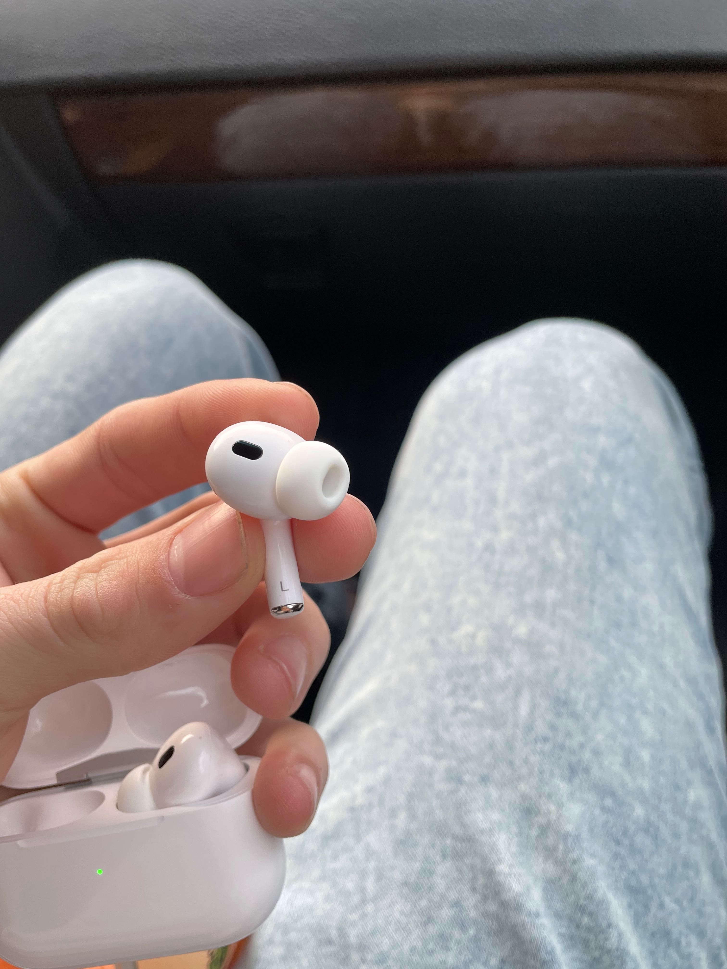 Слушалки Apple Airpods Pro (2nd Generation)