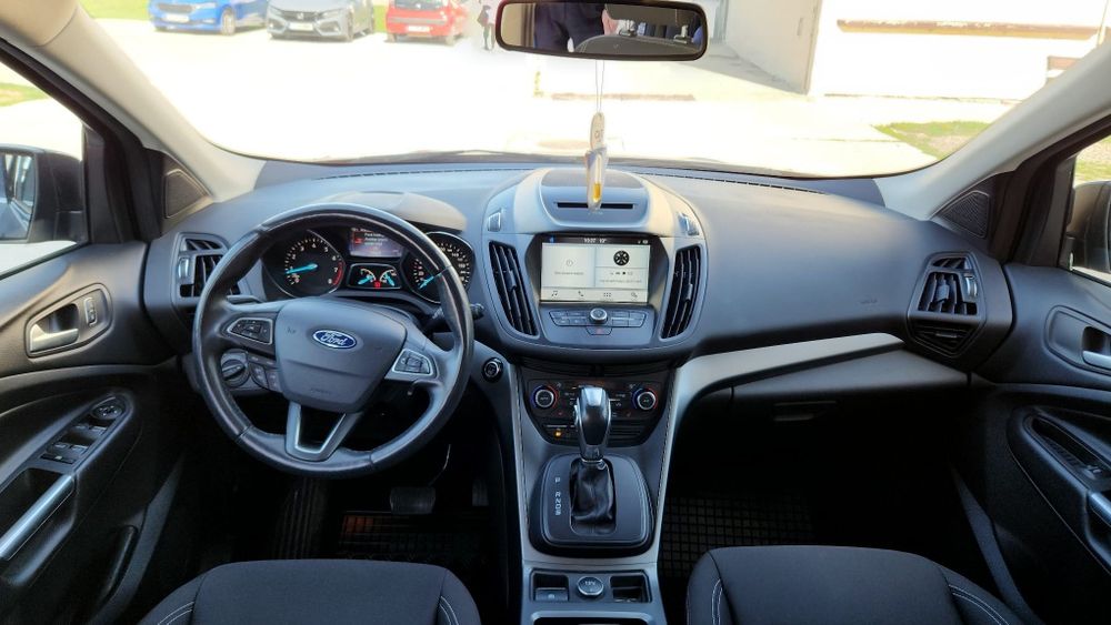 DE VÂNZARE FORD KUGA SUV .Motor 1.5,cai putere 150,