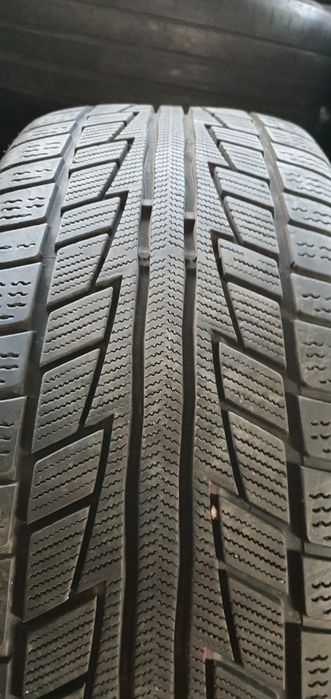 Гуми 4бр 255/50/19 -1бр - 139лв