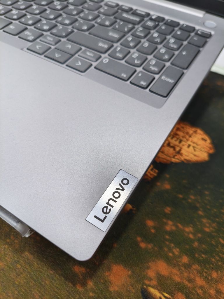 Lenovo ThinkBook 16 Intel core i3 8/512 Yangi GARANTIYA Bepul yetkazsh