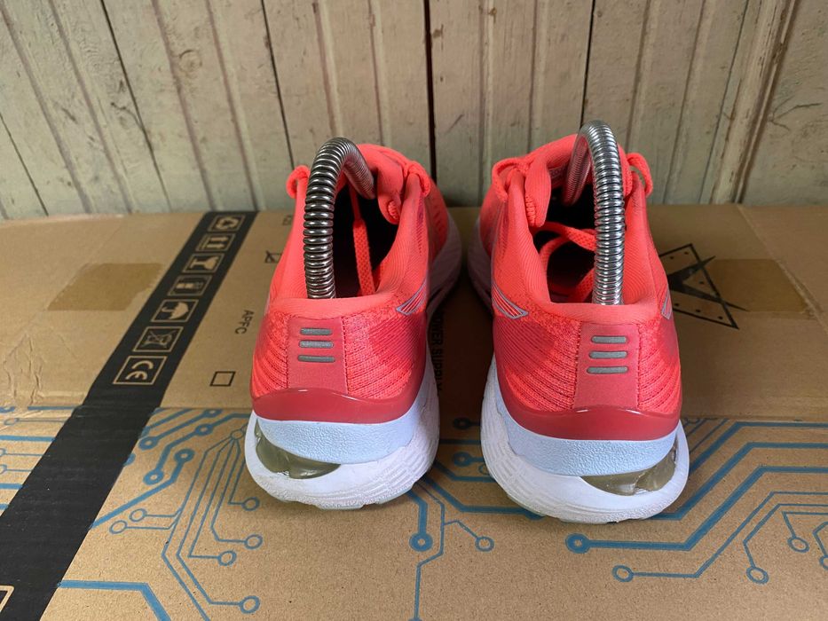 ''Asics Gel-Kayano 28''оригинални маратонки 37.5 номер