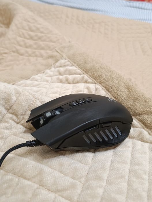 Игровая мышка в хорошем состоянии
