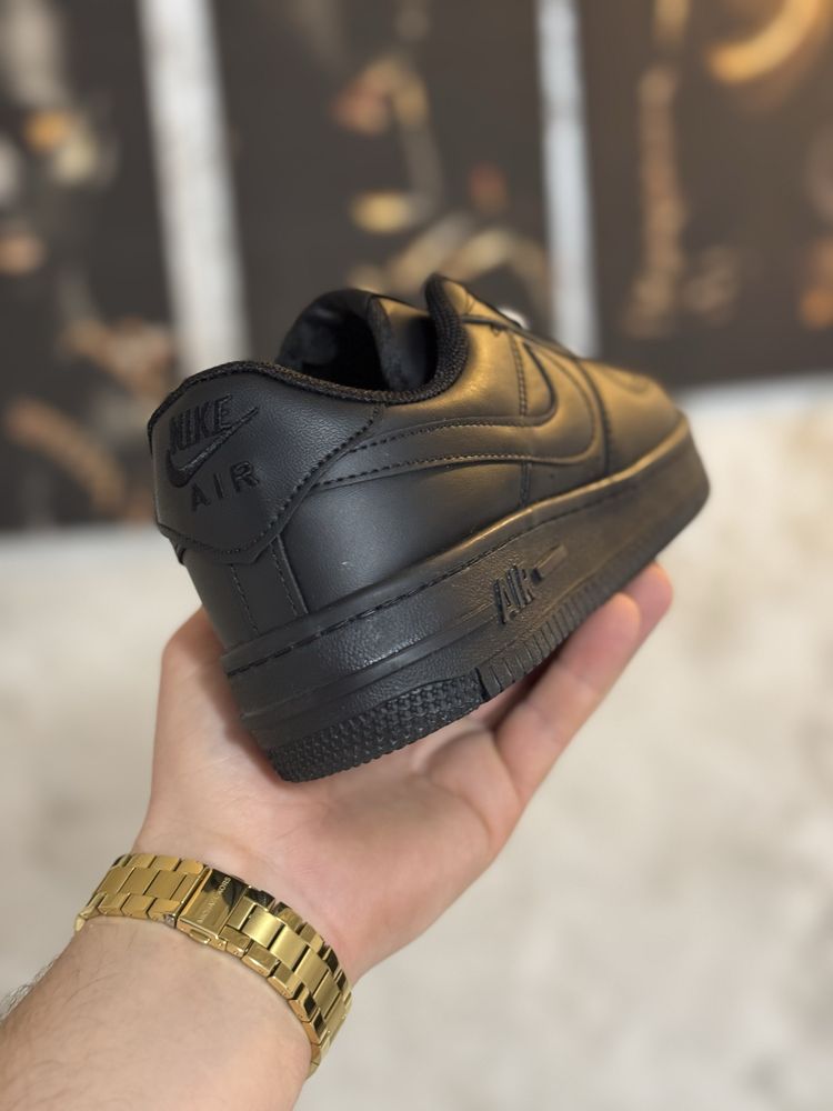 Adidasi Barbati Nike AF1 Full Black!