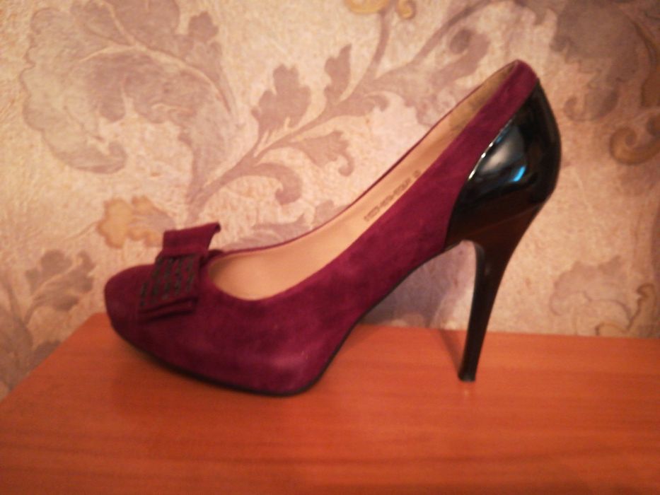 Продам туфли 2 пары за 4000