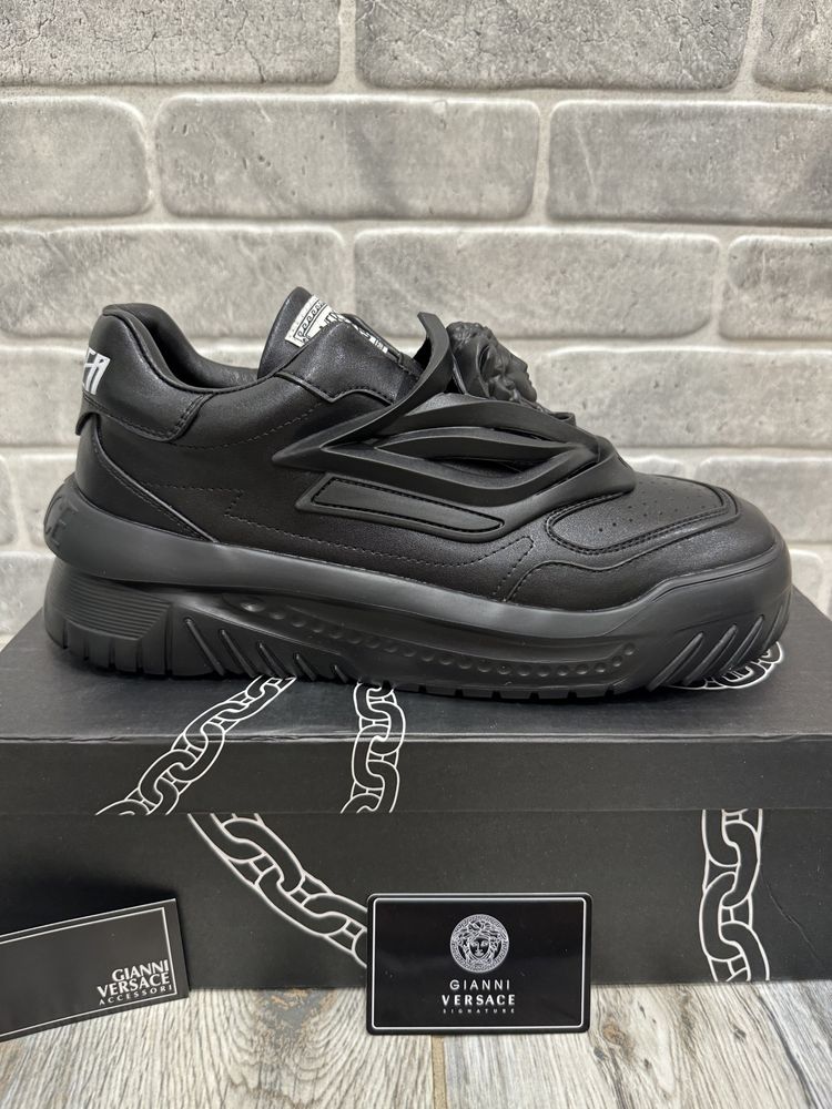 36-45 Versace Odissea Black