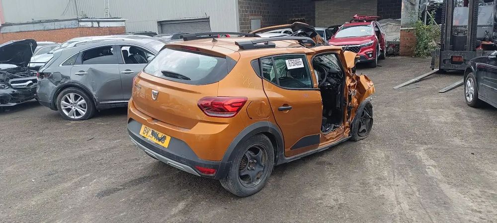 Dezmembrari / Dezmembrez Dacia Sandero 1.0 H4D cutie viteze manuală JT4(004) cod culoare TEEPY