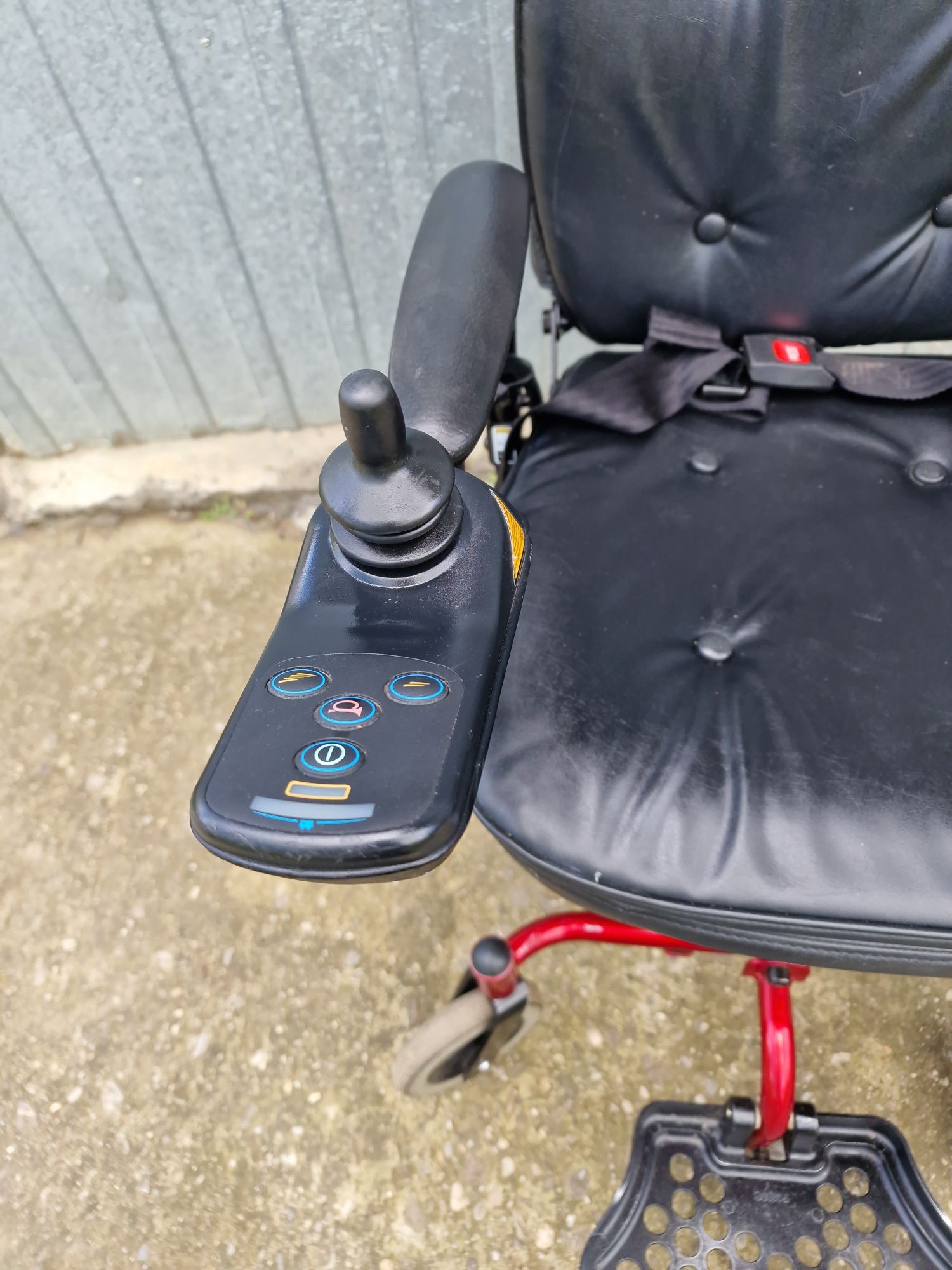 Carut electric Shoprider persoane handicap dizabilitati