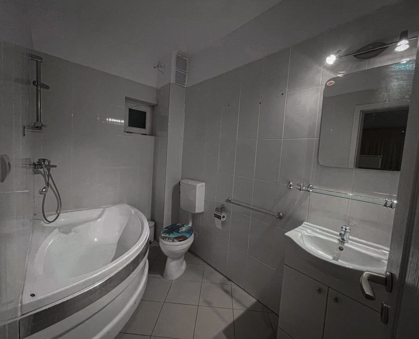 Casă de închiriat