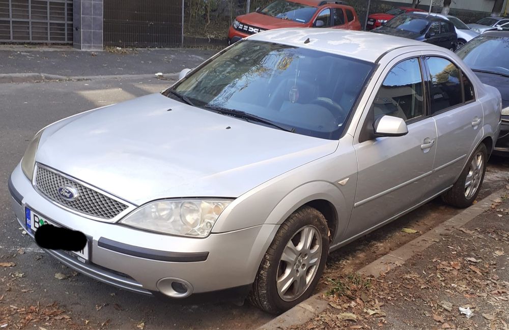 Vând Ford Mondeo Ghia b4y 115 cp 2001