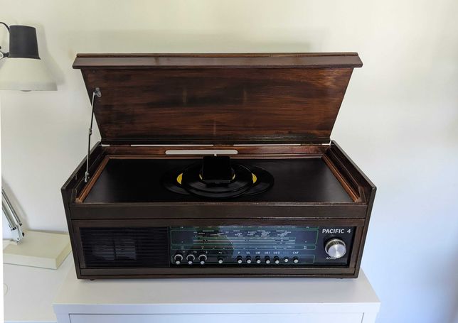 Radio vintage modernizat - cadou ideal pentru cineva care are de toate