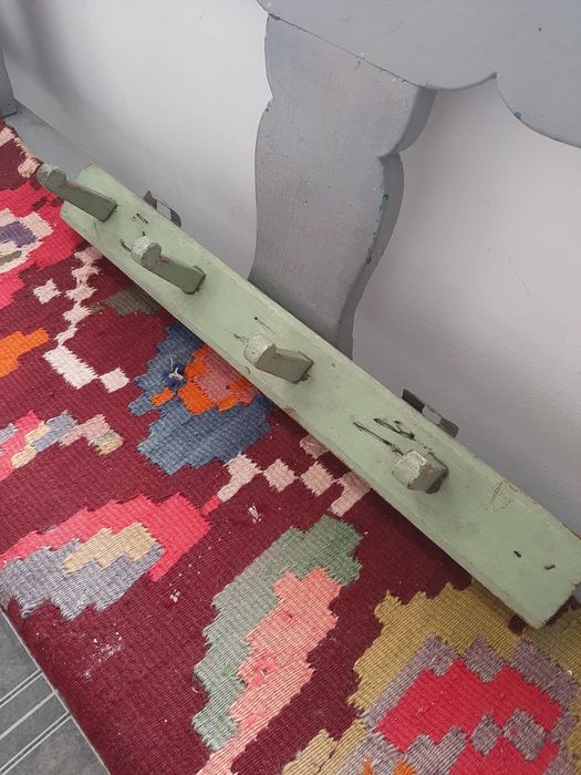 Cuier vechi din lemn