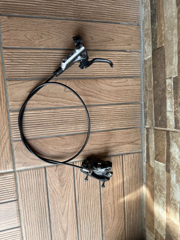 Продавам предна спирача shimano slx