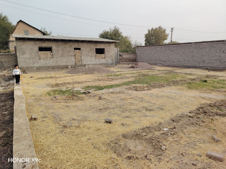 Dacha sotiladi 12 so'th piskent Akmal Ikromovda 15 000 $