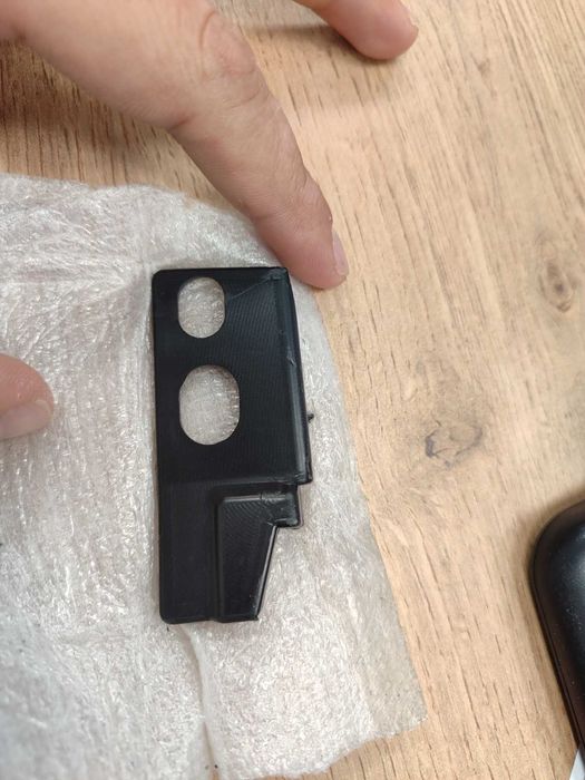 Предна броня за VW GOLF 4 - R32 дизайн -- С ДЕФЕКТ