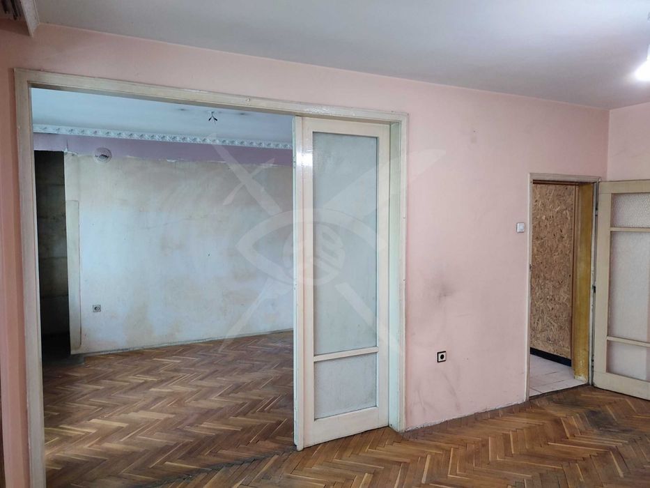 Продава се Многостаен апартамент в Варна, Център - 100 кв.м за 1970 €/кв.м - Снимка #2