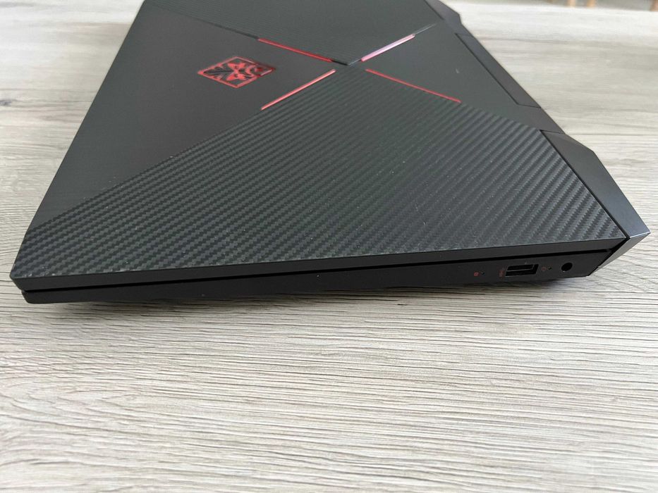 Laptop Gaming HP Omen 15-dc1032nq – i7, GTX 1650, 16GB, SSD 512GB W11
