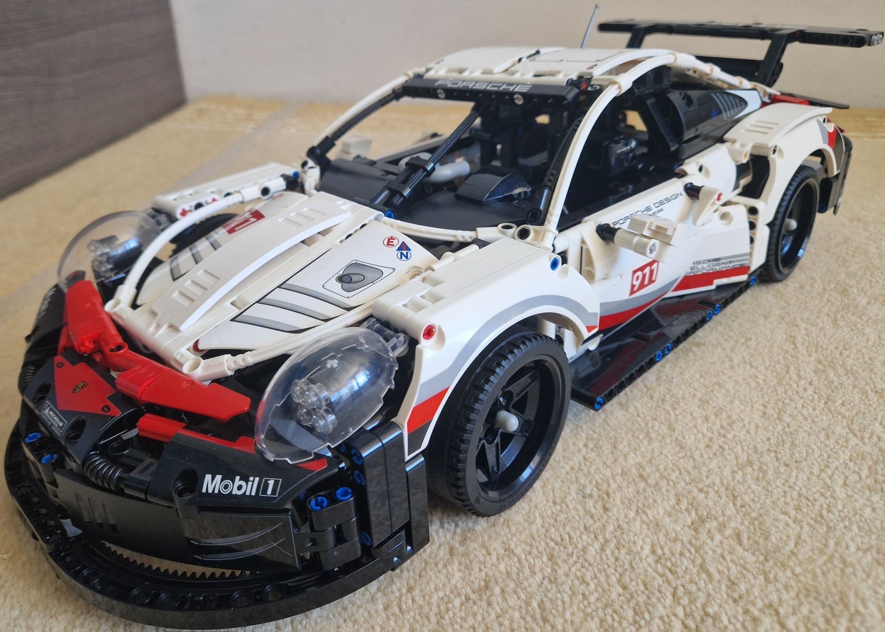 Porsche 911 RSR 42096