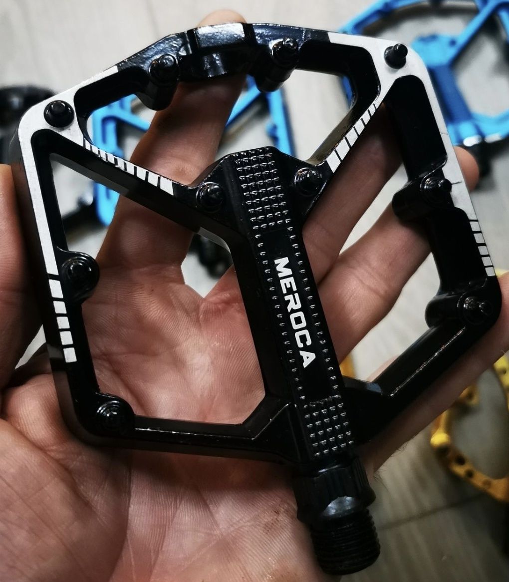 Pedale bicicleta mtb cu platforma, din aluminiu, pe rulmenți, noi