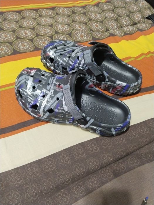 Продается мужские шлепанцы