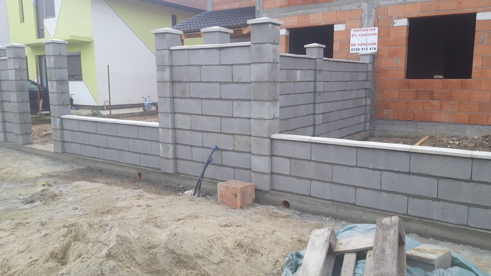 Montări garduri din beton si boltari turnam terase foișoare trotuare