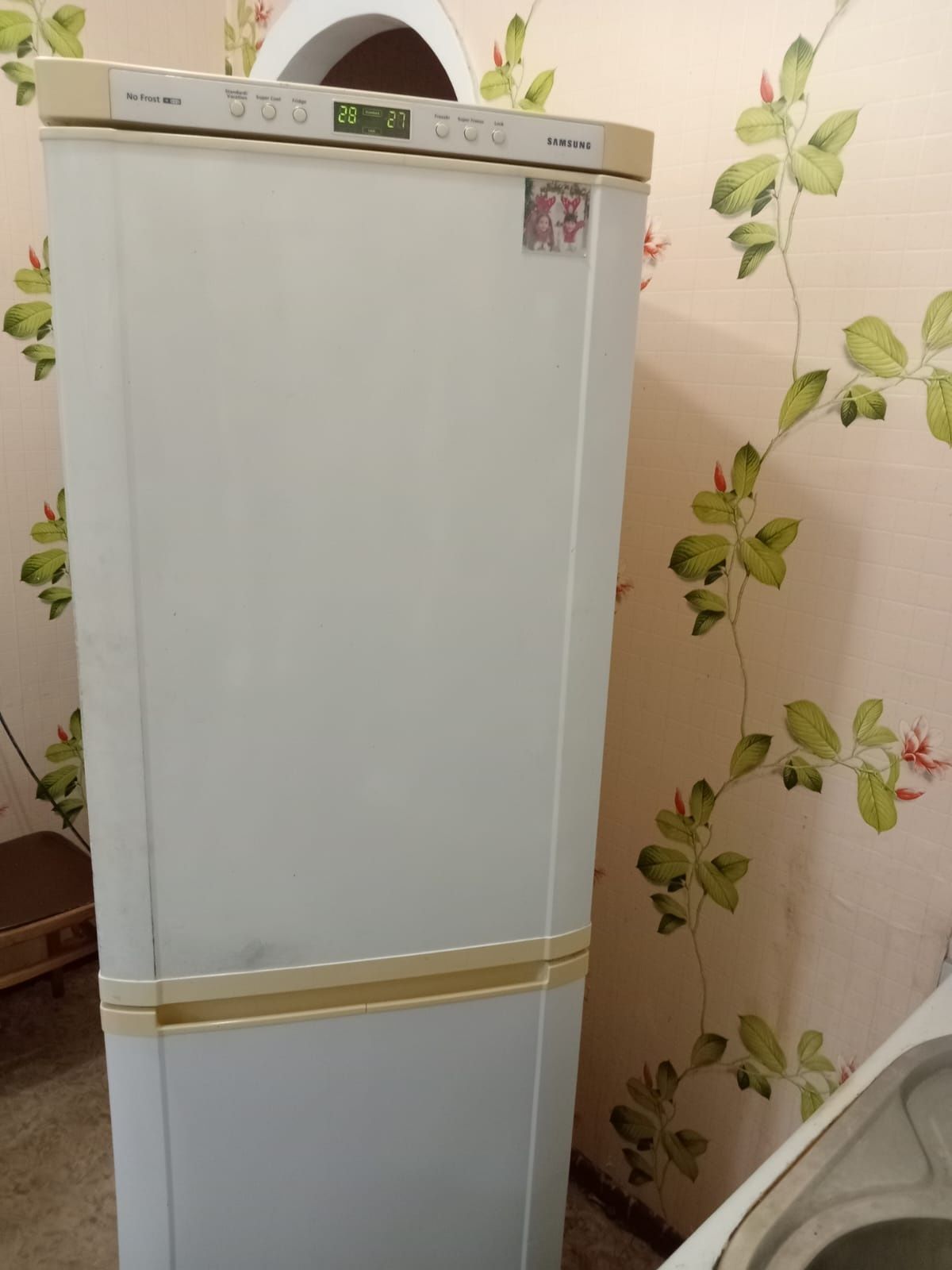 Холодилник сатылады