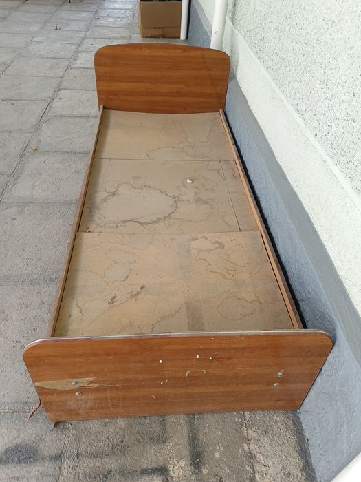 Одноместная кровать