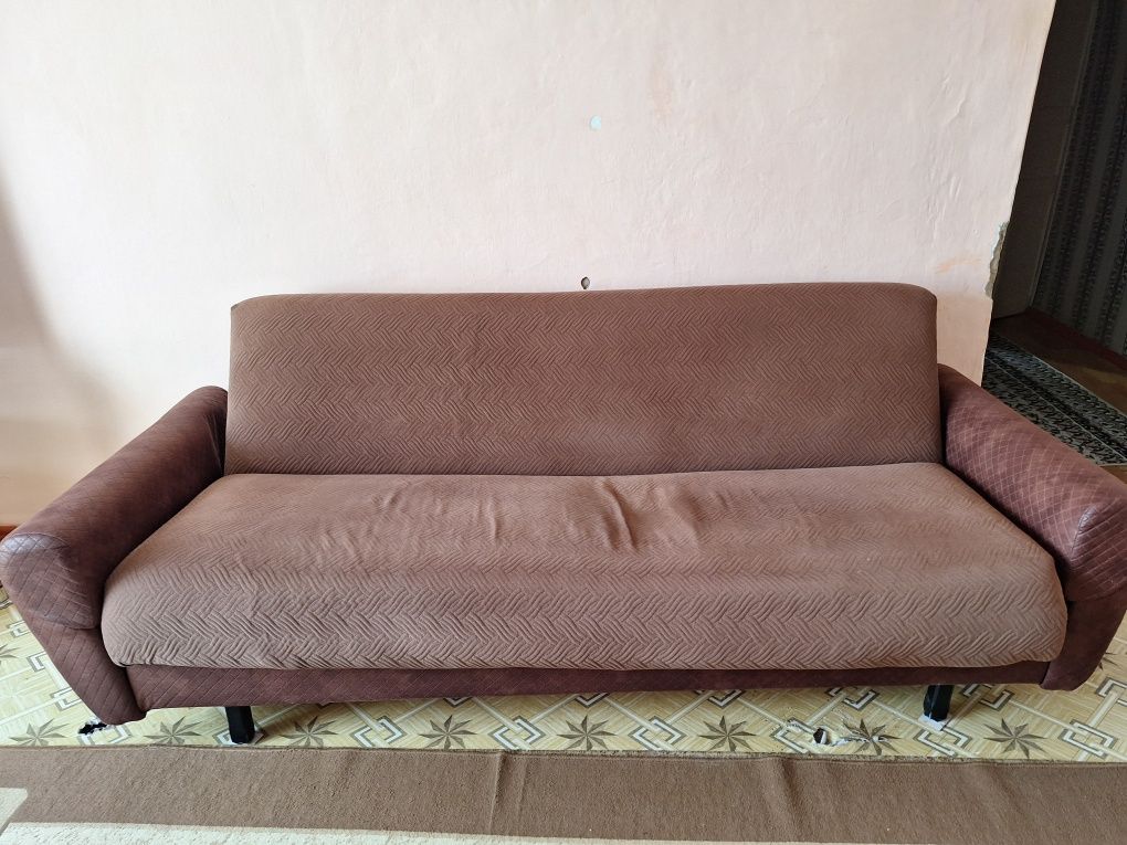 Продам диван с креслом