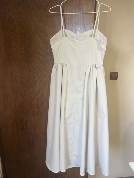 Елегантна дамска рокля