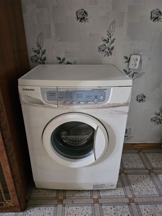 Продам стиральную машину на запчасти