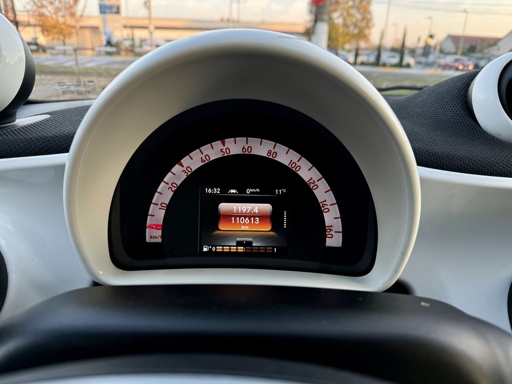 Smart Forfour 453, camera, panoramic, incalzire scaune, navigație