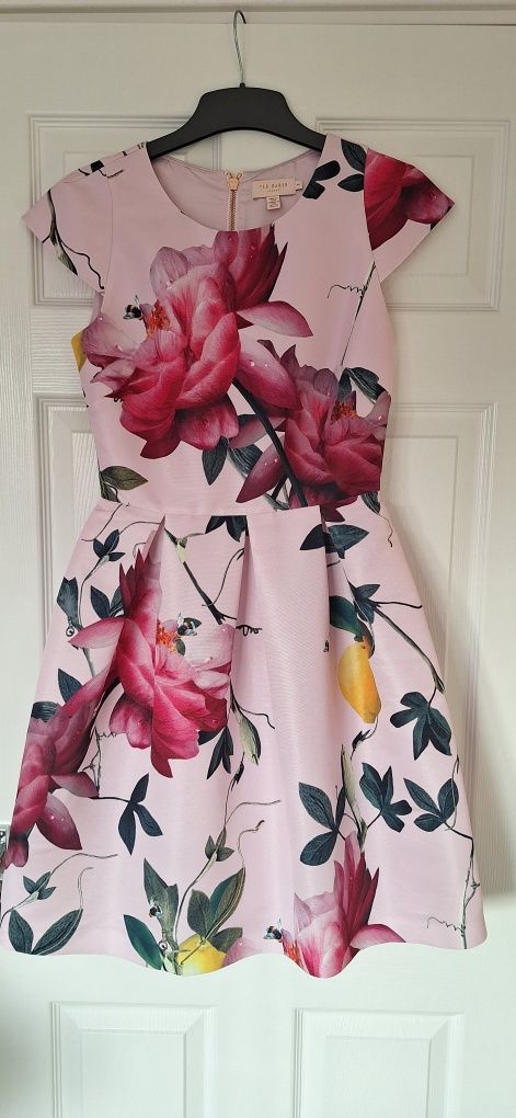 Ted Baker оригинални красиви  рокли 1/XS-S размер