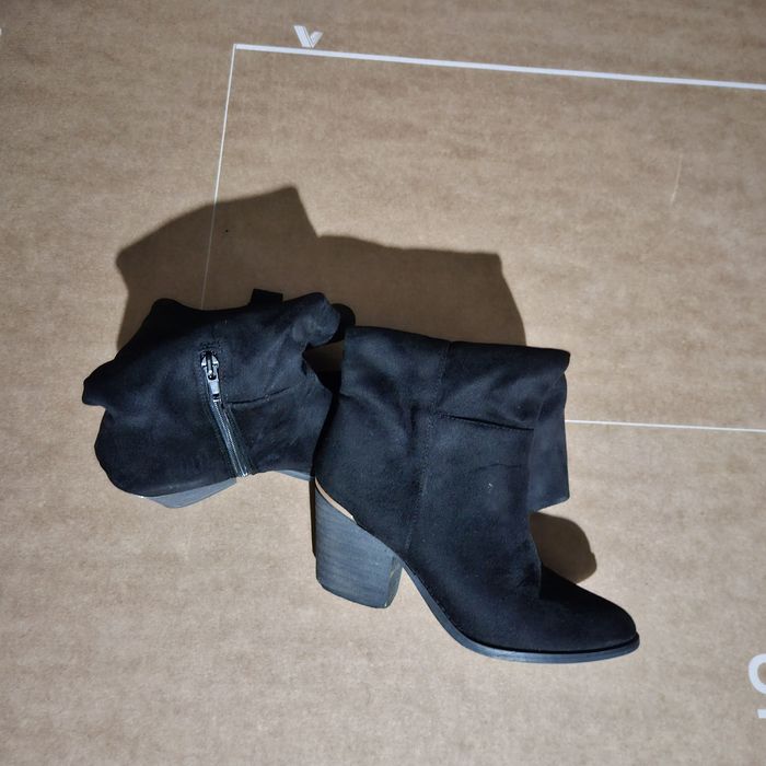 Ciocate negre piele intoarsa