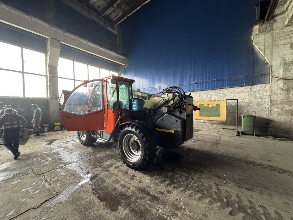 Incarcator telescopic JLG