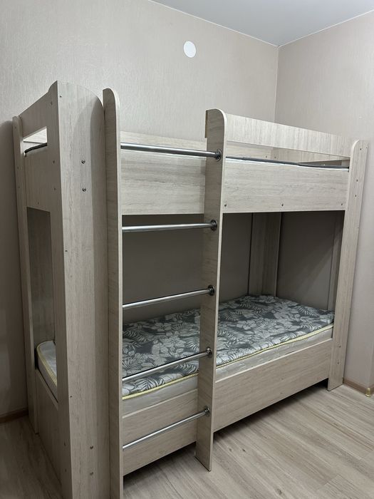 Продам двухярусную кровать