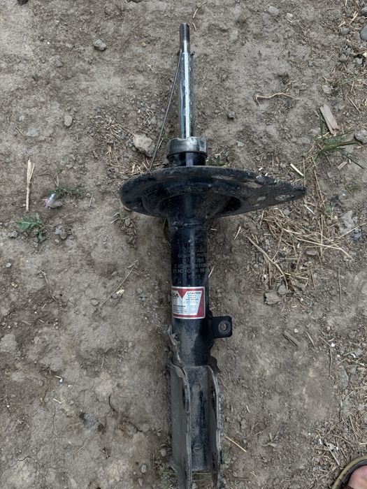 Амортизаторы передние и задние камри 50, за комплект 20.000