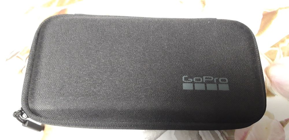 Vând go pro hero 8 black