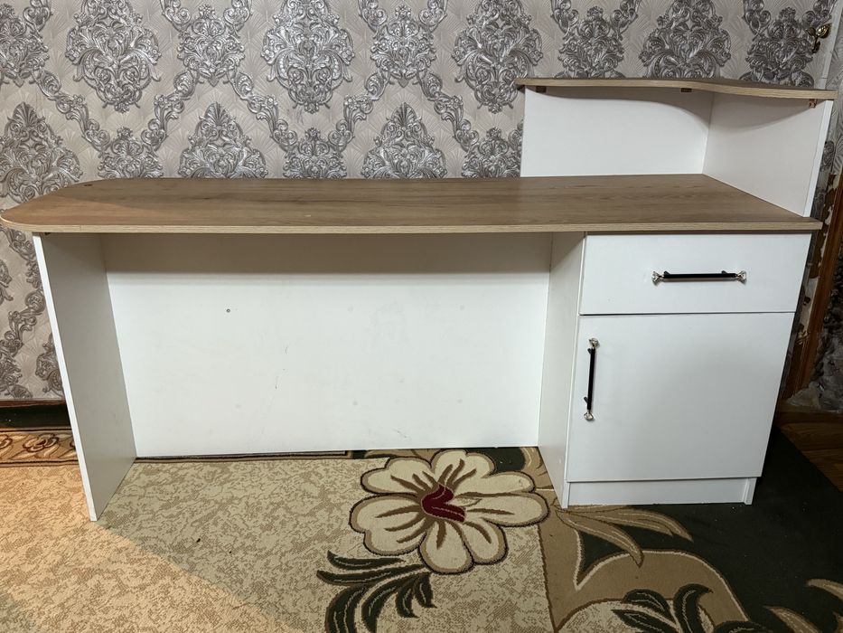 Кассовый стол с выдвежным ящиком