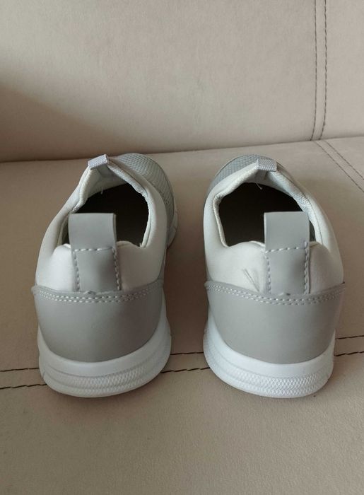 Дамски маратонки Nike.