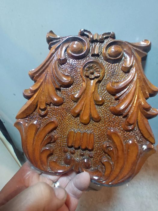 Elemente decorative din alama lemn cupru bronz