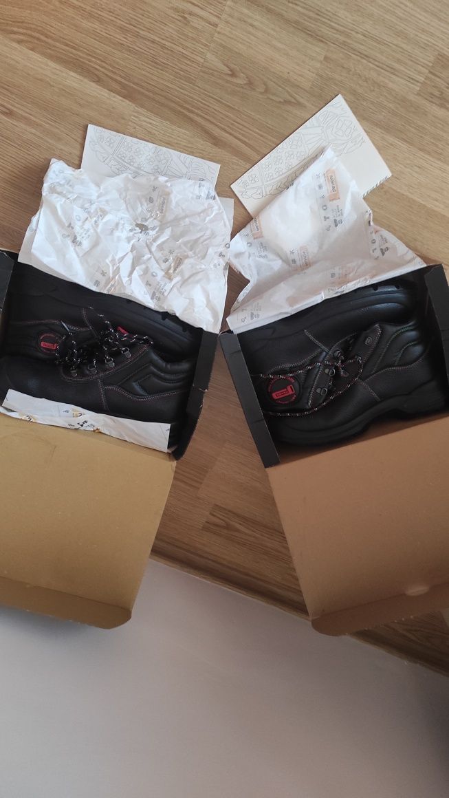 Работни зимни обувки MISTRAL ANKLE S3 SRC