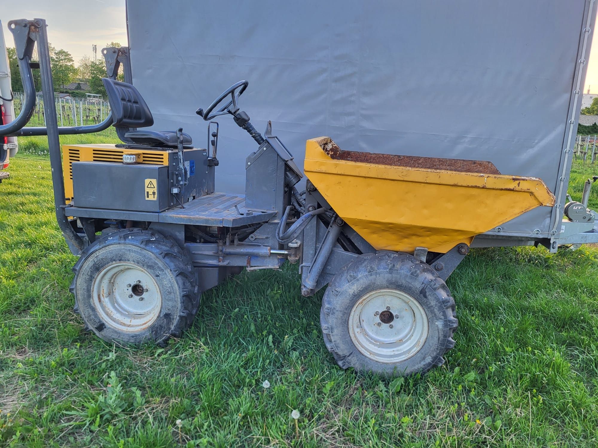 Dumper.   LW102A