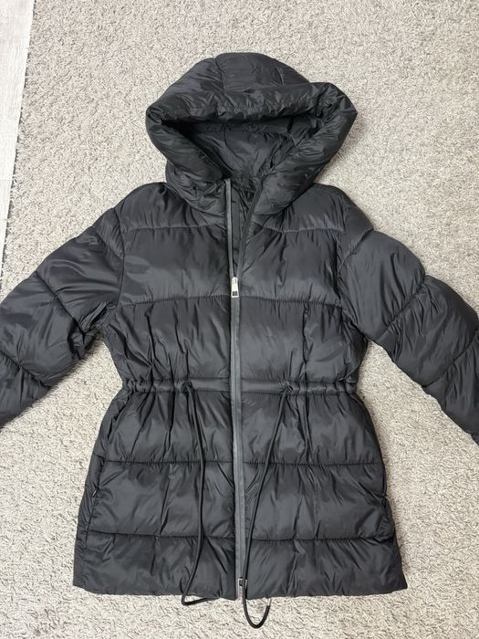 Подается куртка Mango